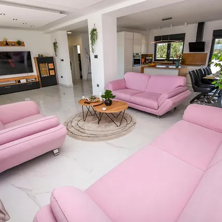 Villa Golden Shine