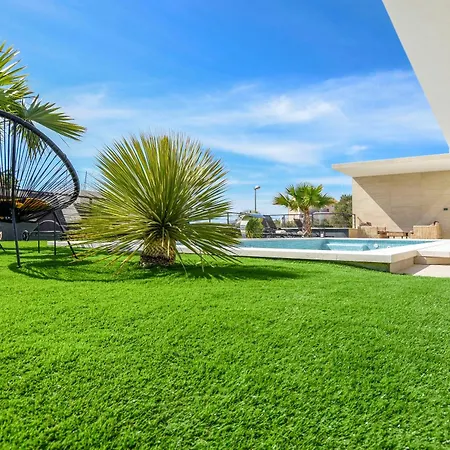 Villa Golden Shine