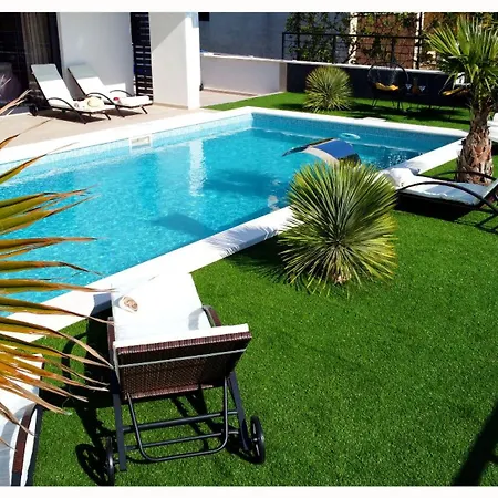 Golden Shine Villa