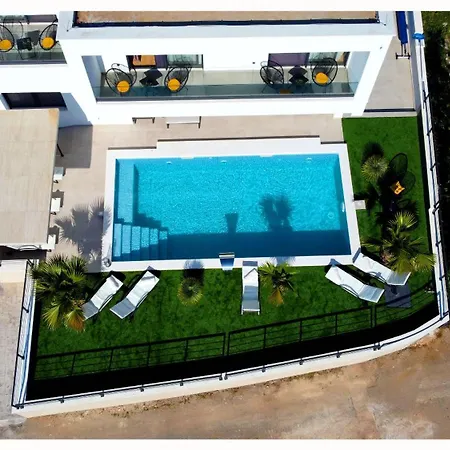 Villa Golden Shine *